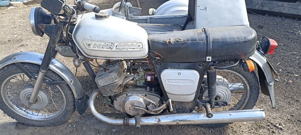 Продам Иж юпитер 5 ( не на ходу )