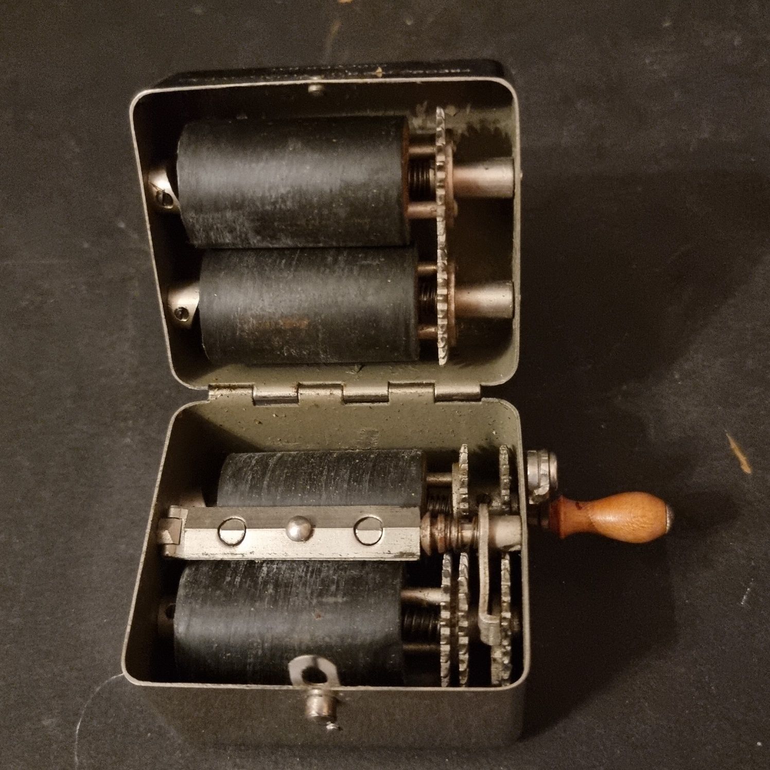Ostrzałka do żyletek Rotbart D.R.P- D R.G.M 3 Rzesza Wehrmacht