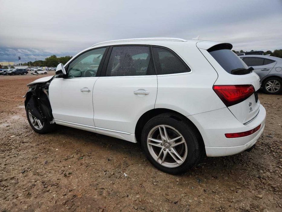 ауді  Q5 2015 авто в дорозі
