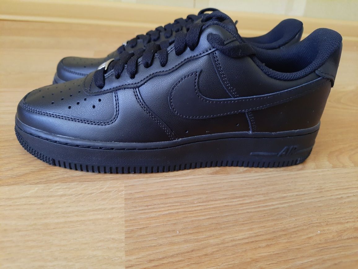 Кросівки жіночі Nike Air Force 1 '07 (DD8959-001)