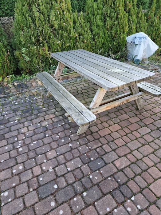 Stól drewniany z lawkami ogrodowy