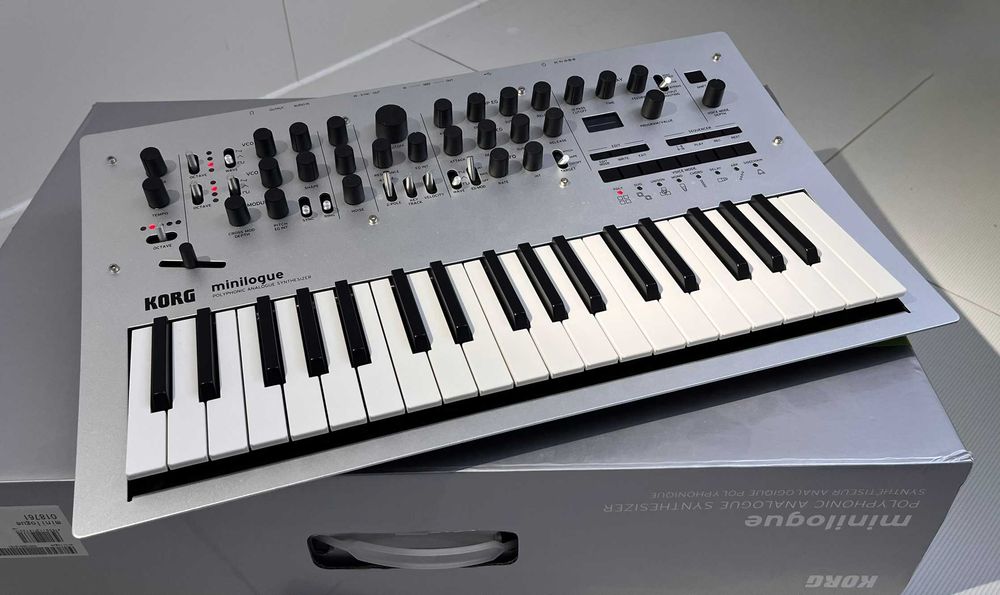 KORG Minilogue  - Syntezator analogowy