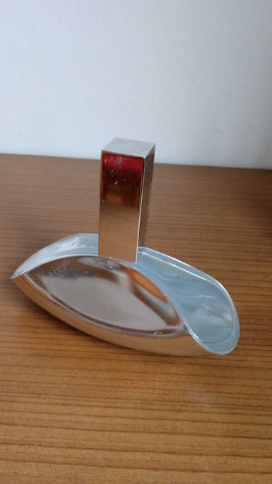 Oryginalny flakon po perfumach Euphoria. Francja.