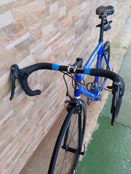 Bicicleta de estrada Colnago modelo Asso