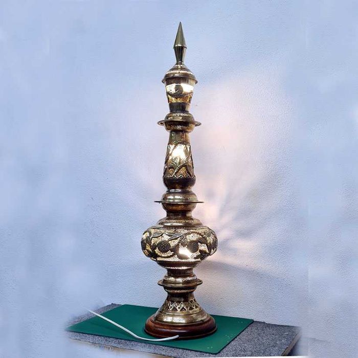 Abajur decorativo artesanal, estilo Médio Oriente, início do século XX