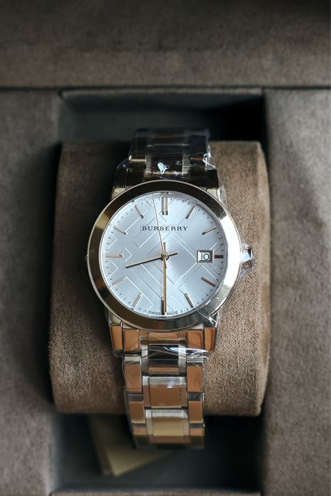 Годинник Burberry