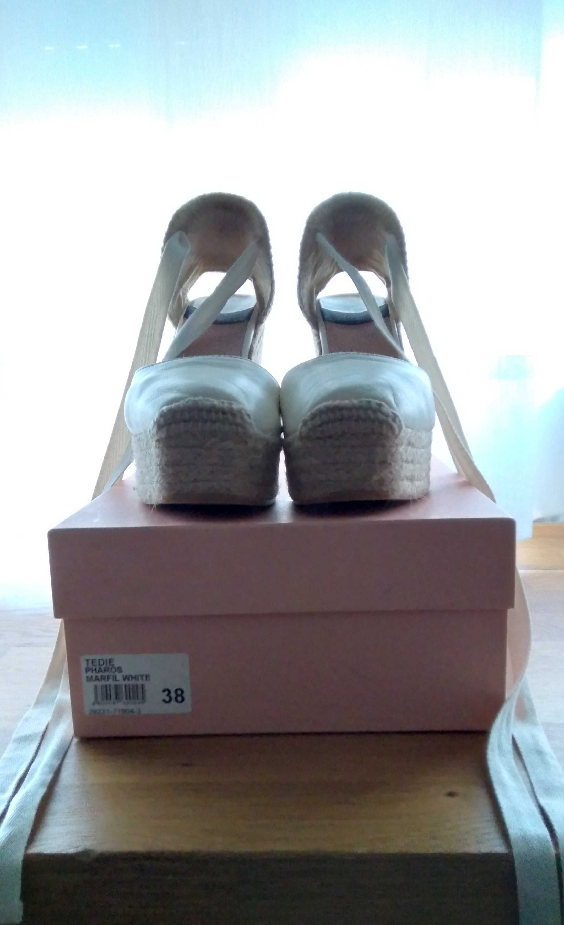 Sapatos noiva, modelo em alpercatas com cunha e fitas (branco)