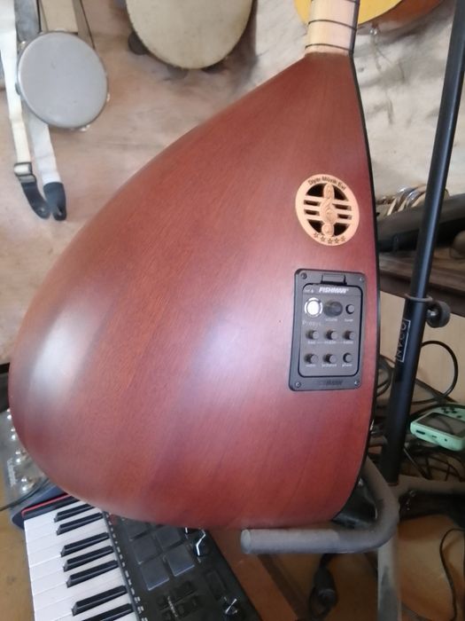 Saz long neck com pick up Fishman