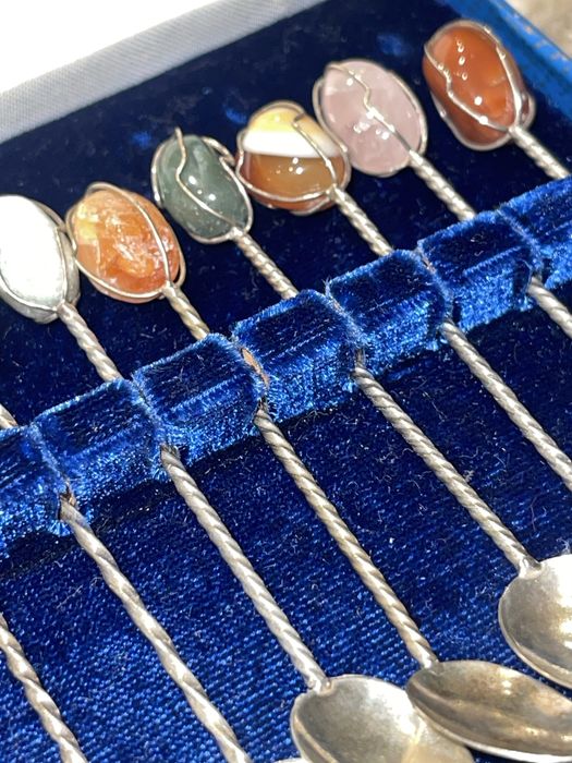 Набор коктейльных и кофейных ложечек.натуральные камни.