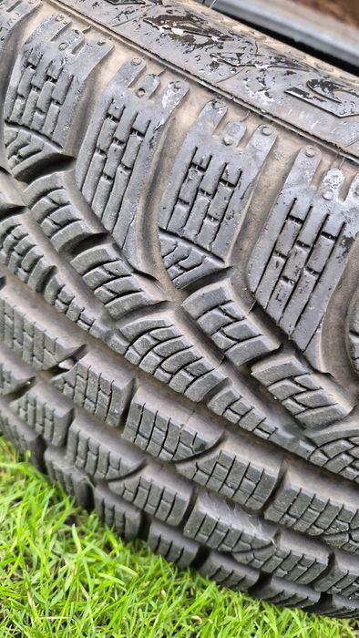 Pirelli Sottozero 235/45 R18