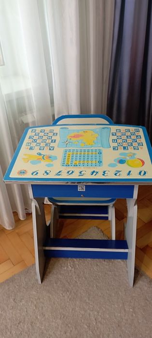 Дитяча парта з стільцем
