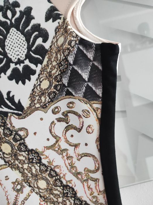 Piękna, zmysłowa Sukienka taliowana