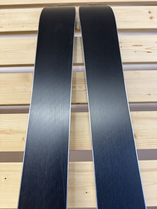 Allmountain | Narty SALOMON DISTANCE 80 170cm R:14m | carbon