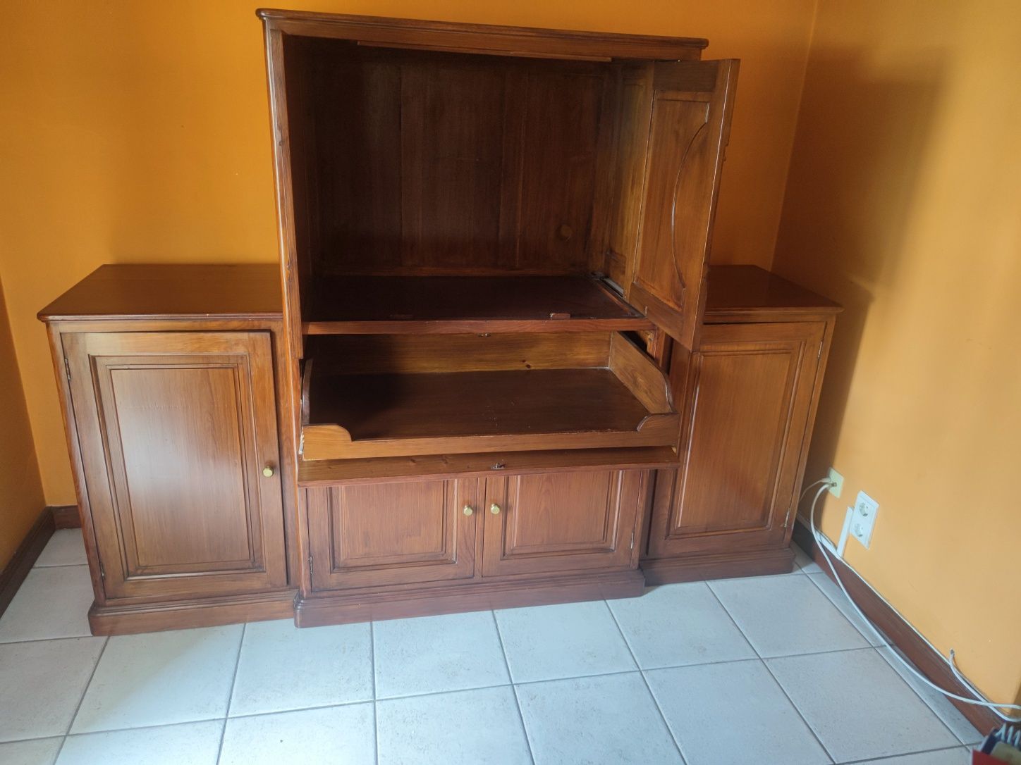 Móvel de madeira para sala