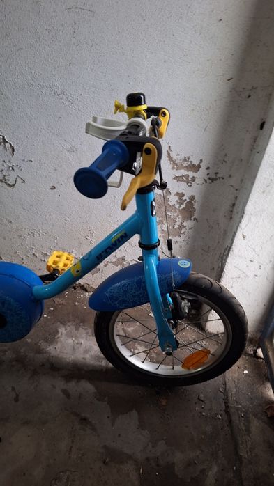 Bicicleta Crianca em Bom estado b'twin com rodas aprendizagem