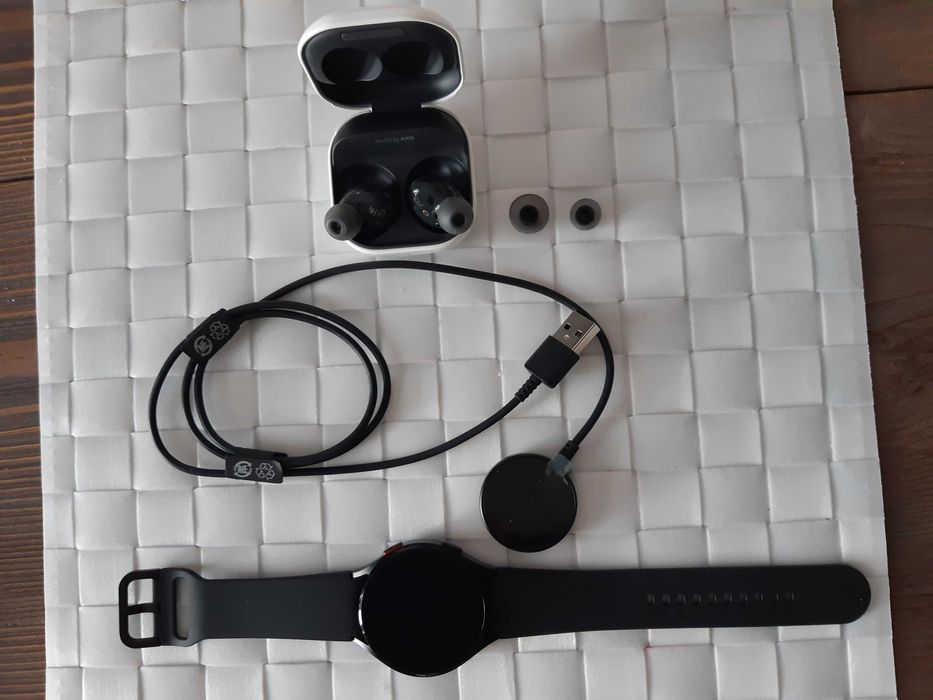 Sprzedam zegarek watch4 isłuchawki bezprzewodowe