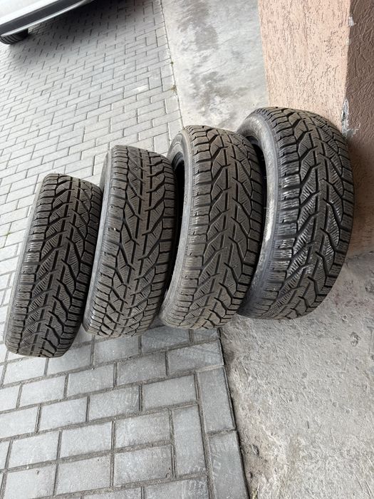 Продам зимові шини TIGAR WINTER 215/55 R17