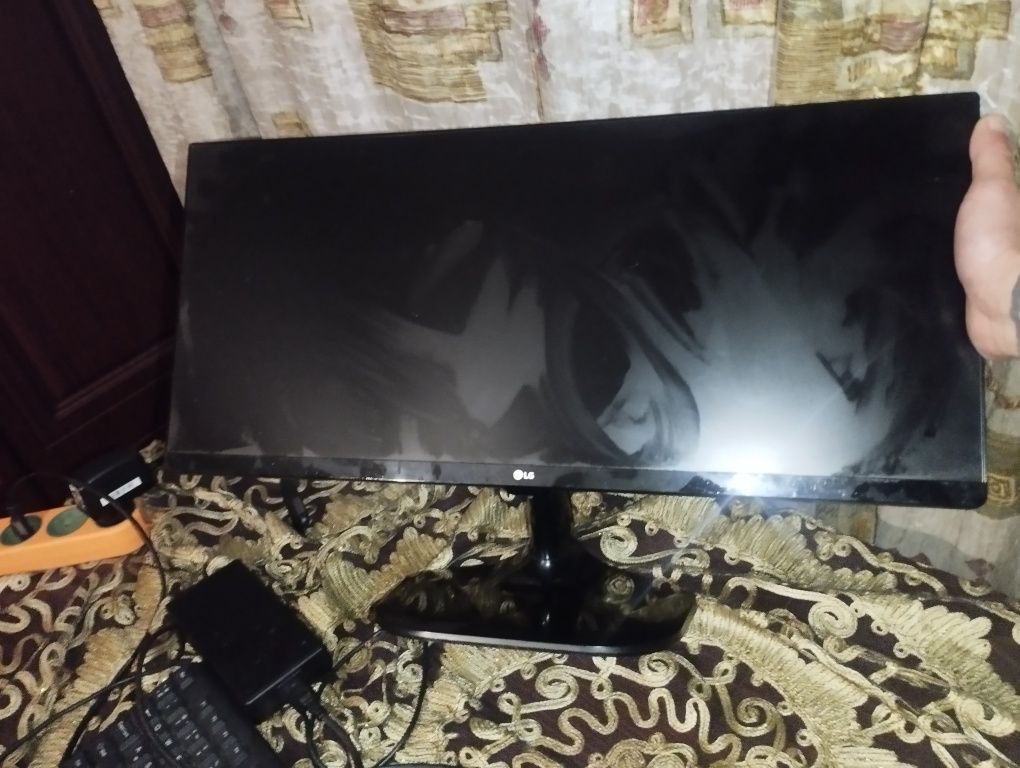 Широкоформатный монитор 28" LG 25UM58-P