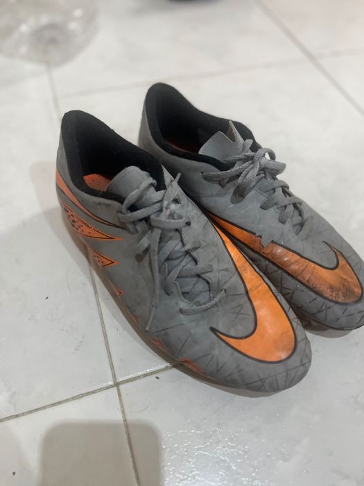 Chuteiras Nike cinzentas tamanho 44,5