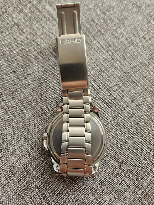 Klasyczny Zegarek Casio Quartz MTP-1386 - Męski
