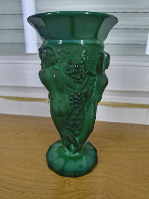 Wazon malachitowy Art Deco – František Pazourek