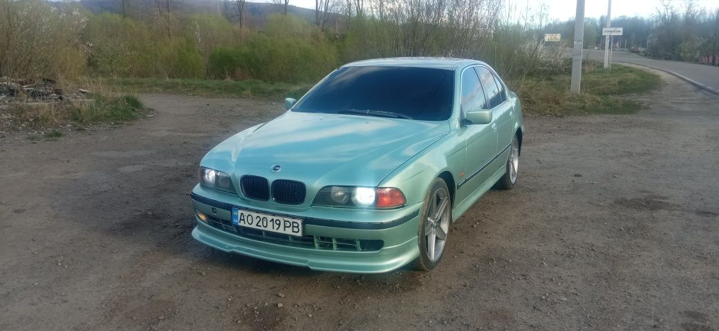 BMW E39 M5 series