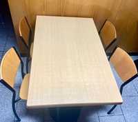 Mesa de madeira + 4 cadeiras