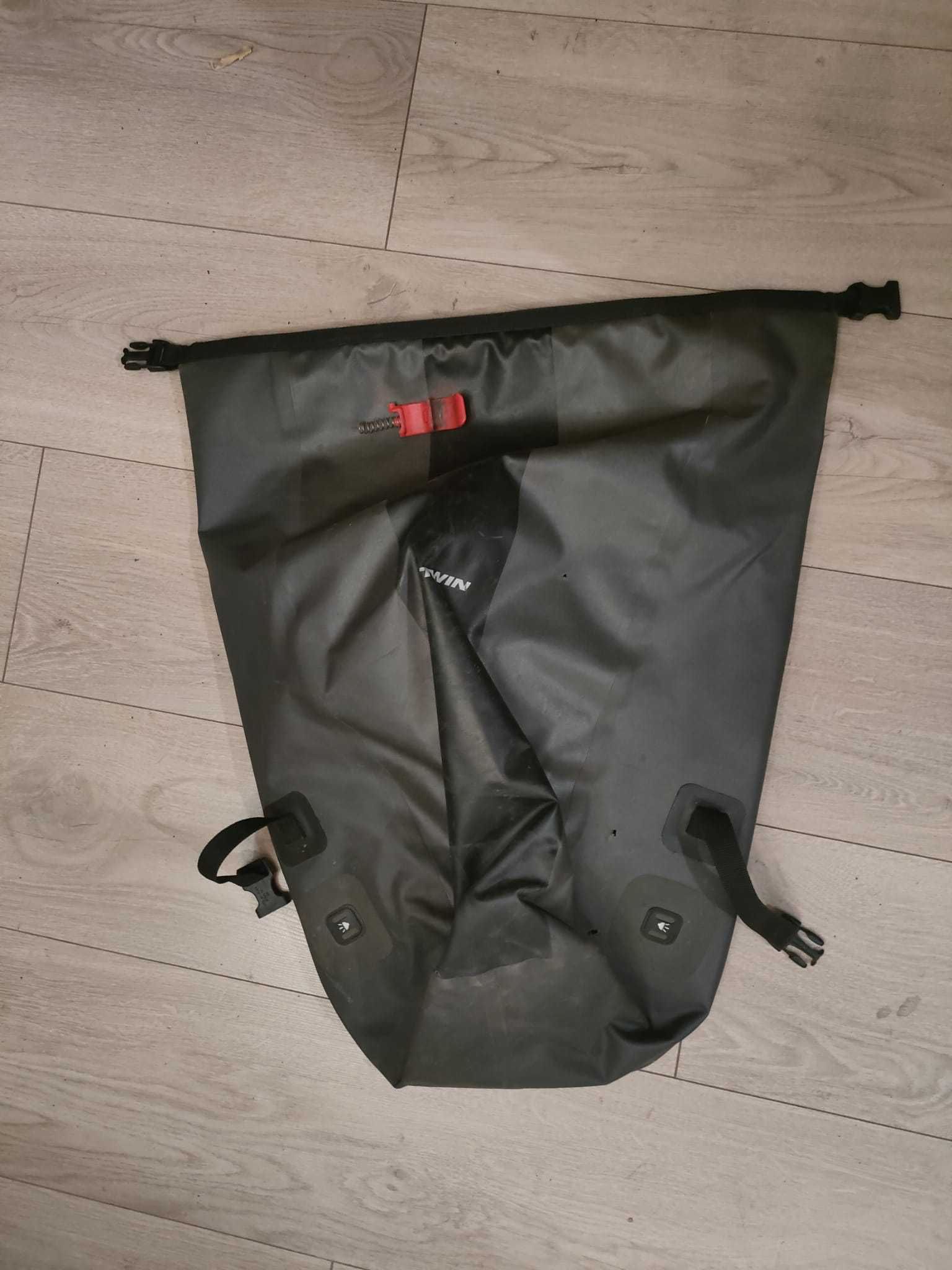 Sakwa boczna na rower 25L Decathlon uszkodzone zapięcie