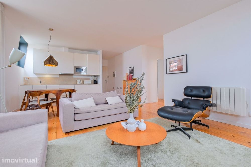 Apartamento T2 Mobilado | Santa Catarina, Lisboa