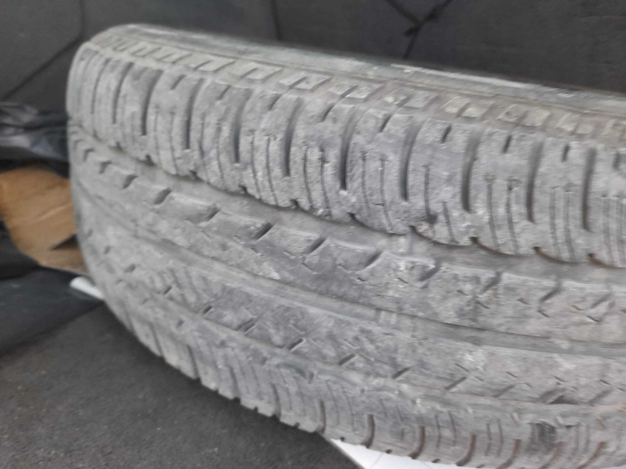 Pneu suplente com jante  4 furos 185/60 R15  mais 2 pneus 185/65 R14