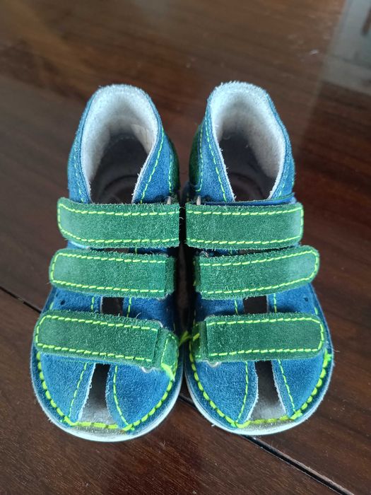 Buciki korekcyjne rozmiar 22