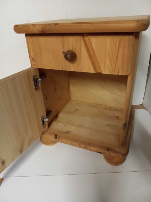 Szafka sosnowa - grube surowe drewno