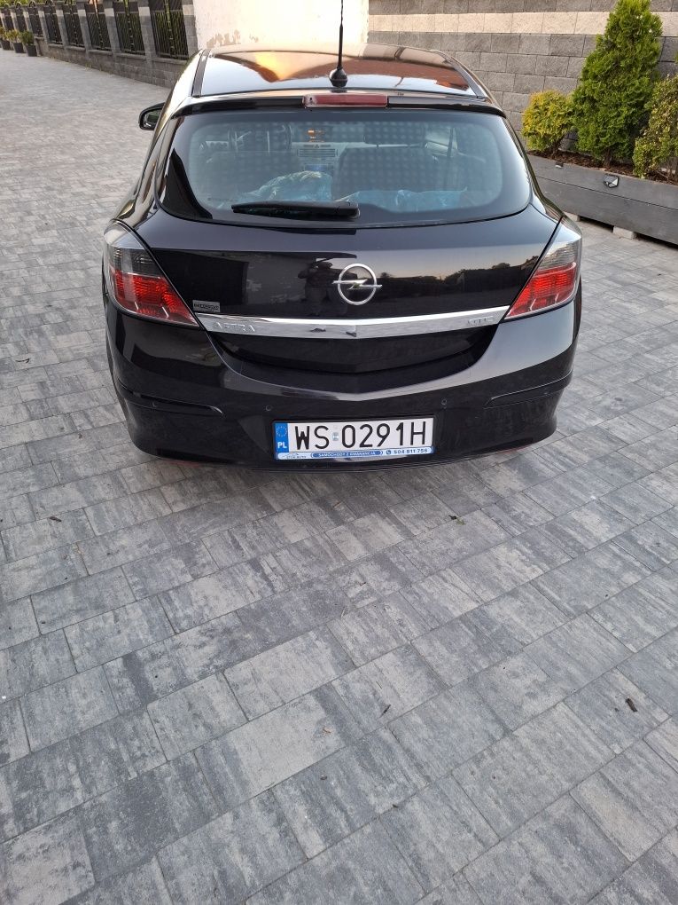 Opel Astra H  1.8 140km oryginał GTC.