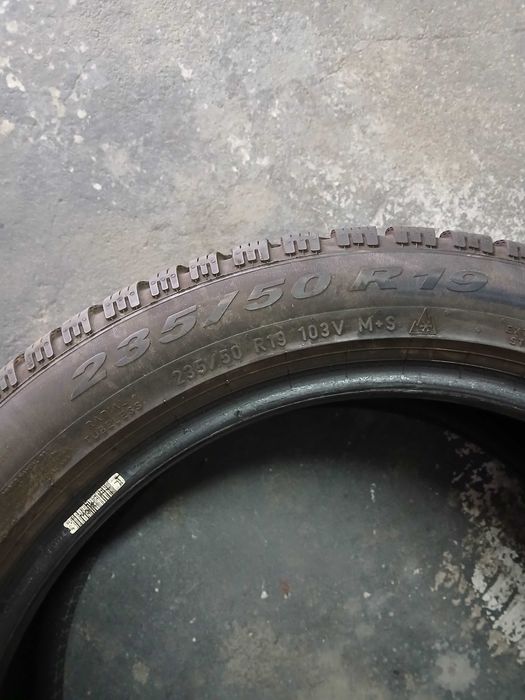 2x Opony zimowe Pirelli 235/50/19