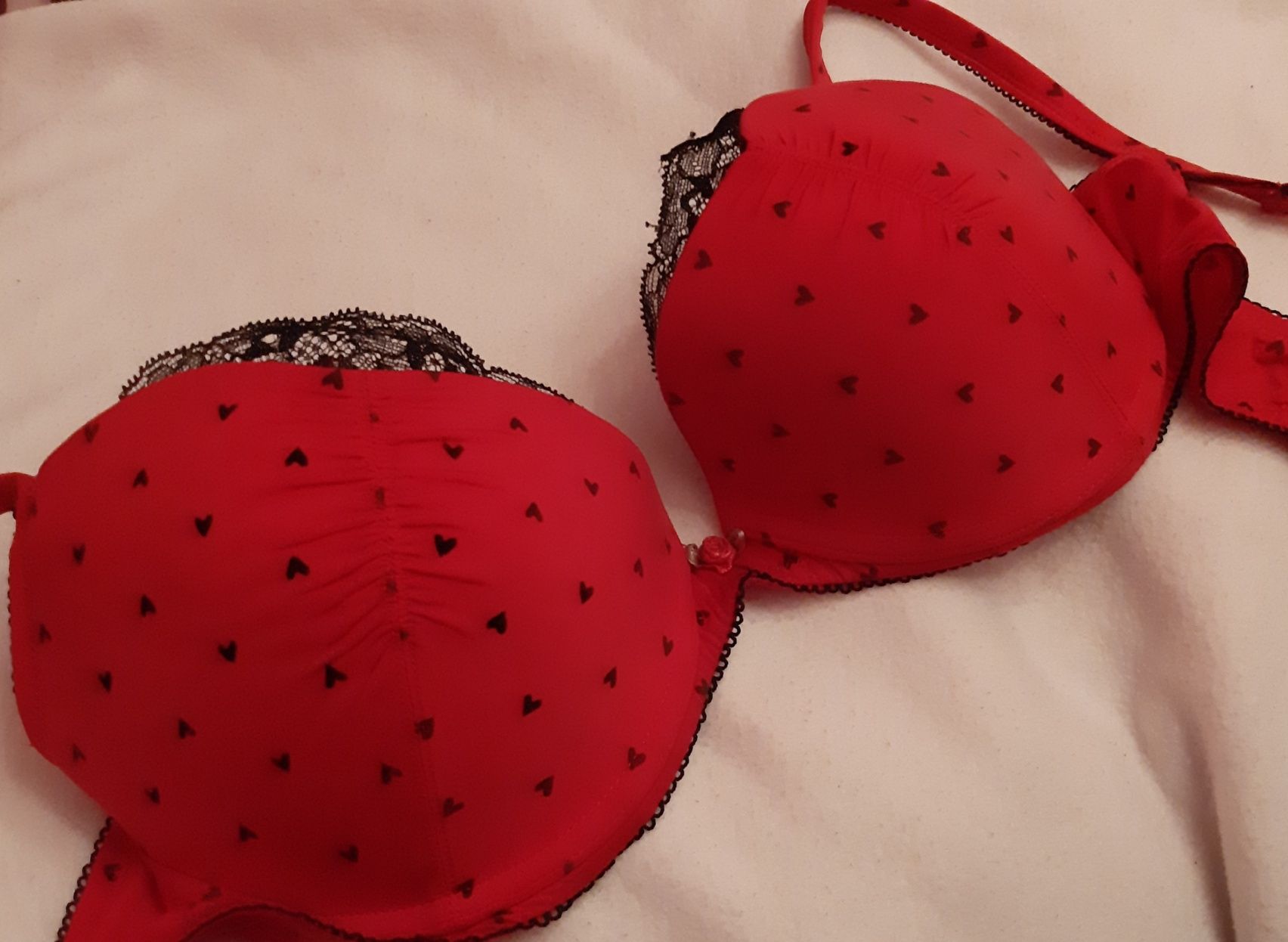 Biustonosz w serduszka push-up 80B New Yorker