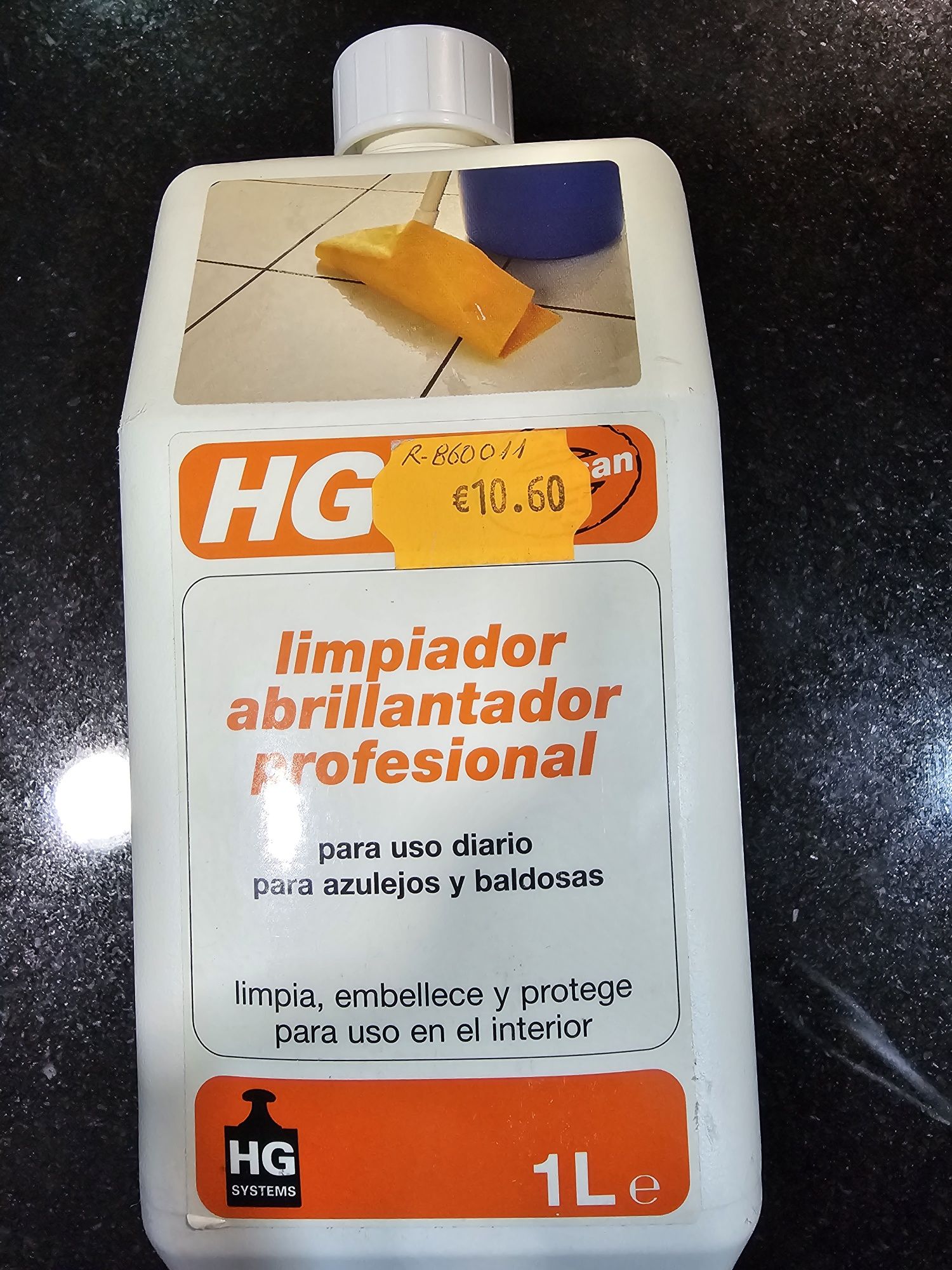 Produto profissional para limpeza e abrilhantado tijoleiras