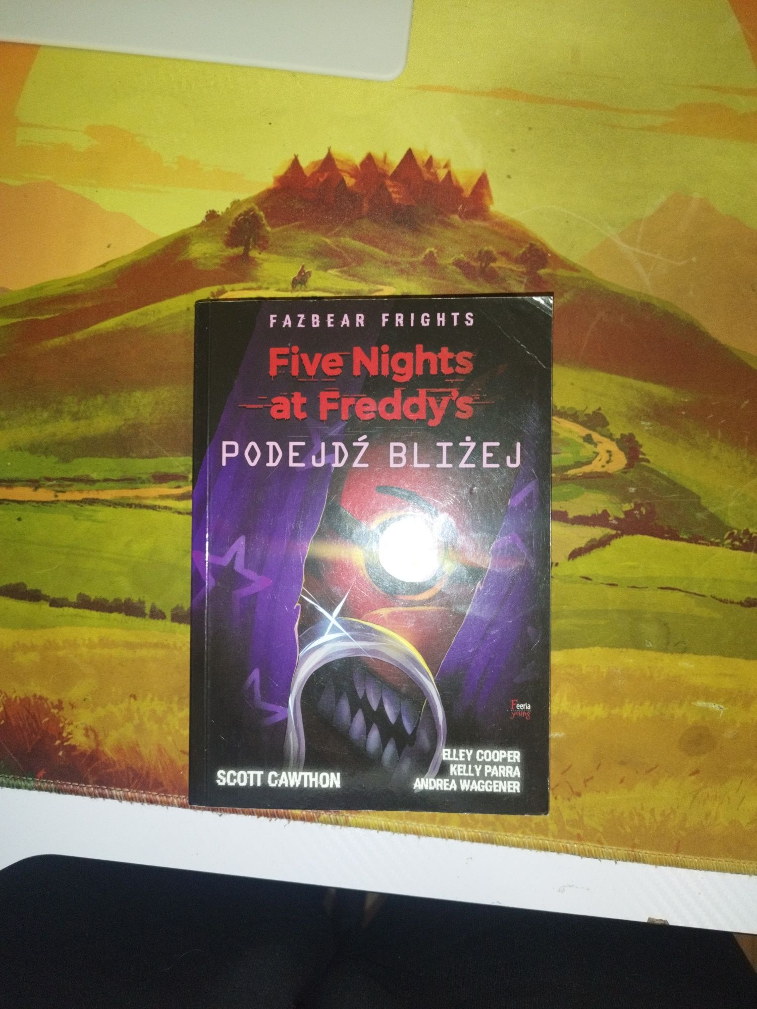 Książka five nights at freddy's podejdź bliżej