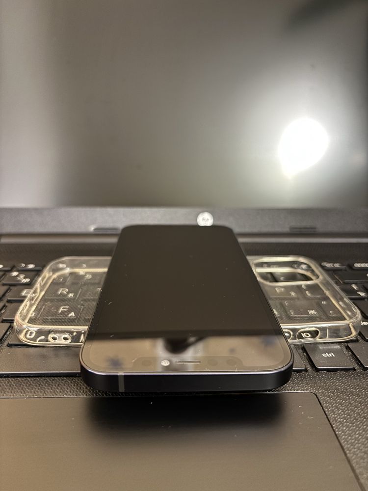 iPhone(Айфон) 12 чорний 64GB