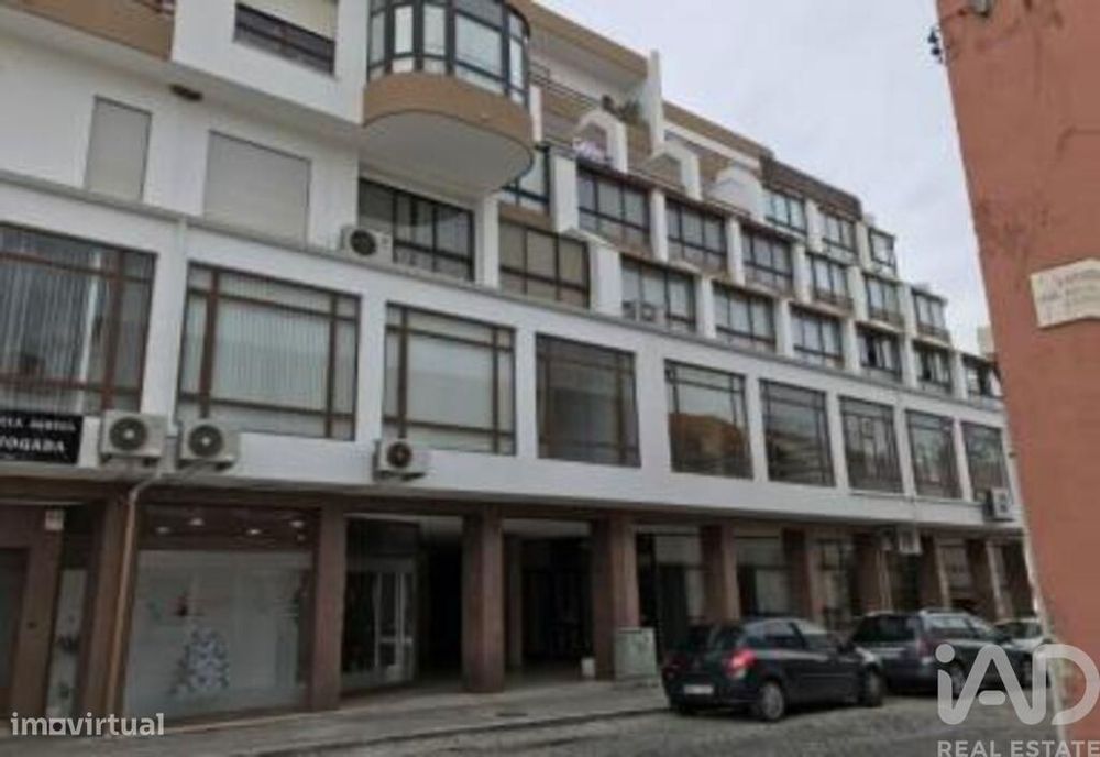Loja / Estabelecimento Comercial em Benedita de 93,00 m2