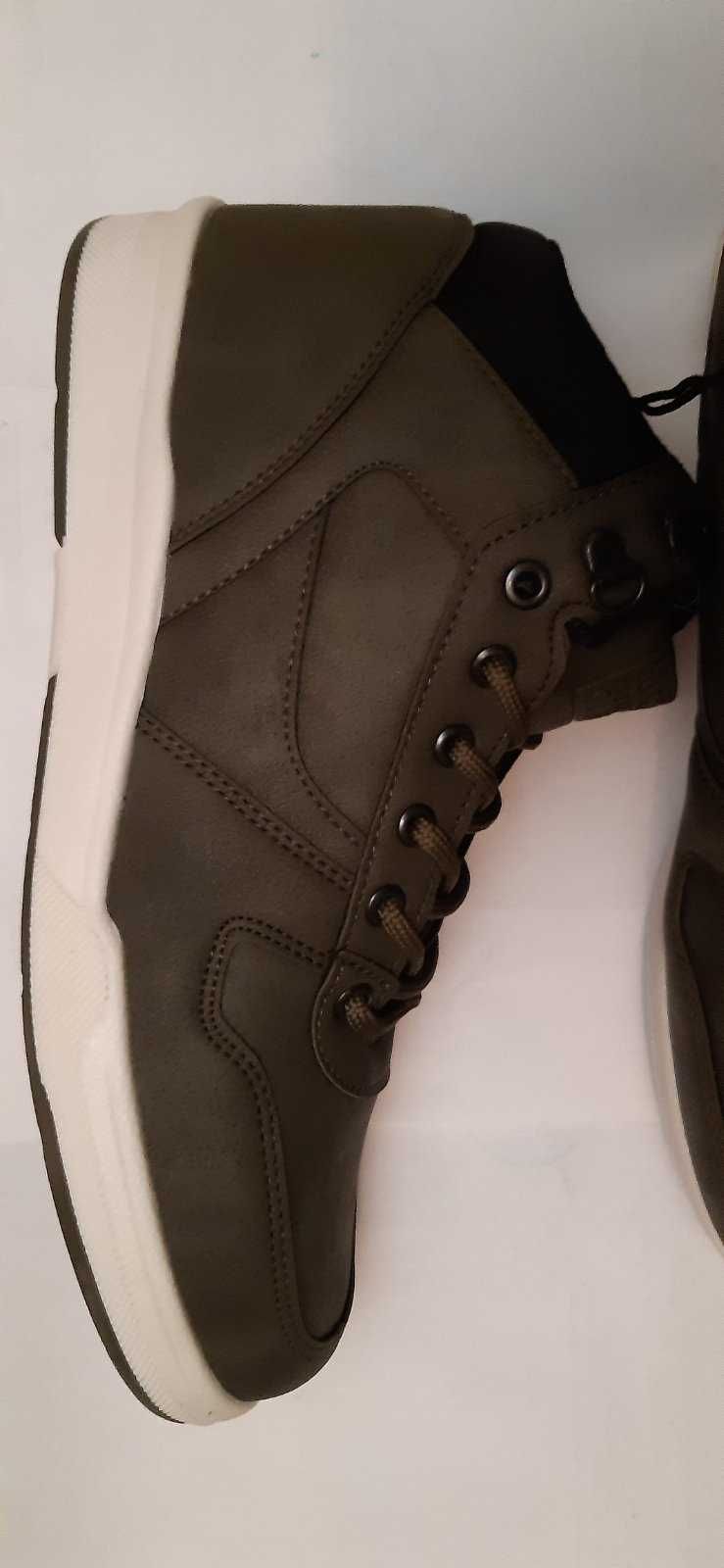 Продам черевики LC WAIKIKI