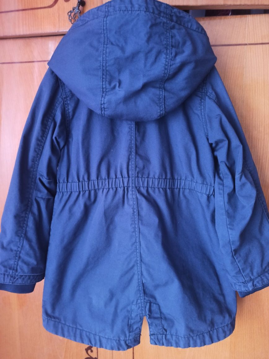 Курточка H&M 6-7 років,куртка,вітрова,плащ,дощовик, дождевик