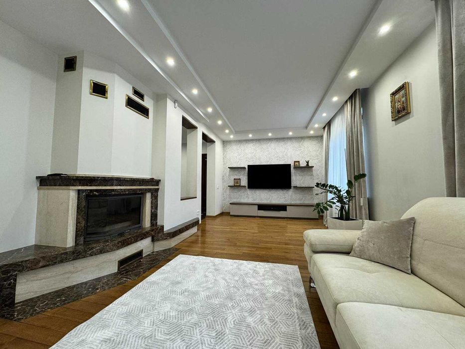 Будинок. Сокільники, вул.Успенська, 20 сот, гараж та гостьовий будинок