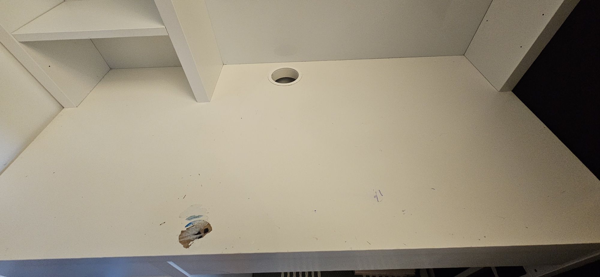 Biurko ikea Micke z nadstawką