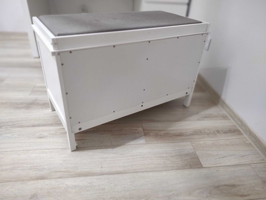 Sprzedam komodę z siedziskiem JYSK