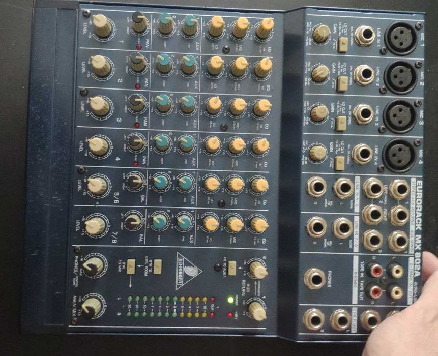 Мікшерний пульт Behringer eurorack model MX 802A