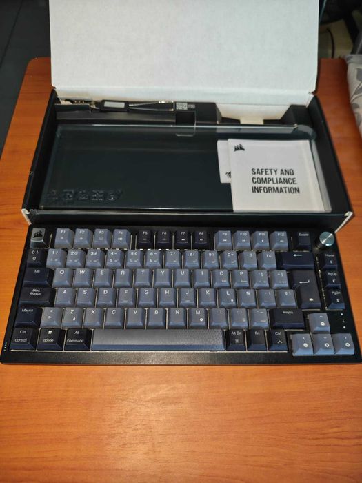 Corsair K65 Plus wireless teclado