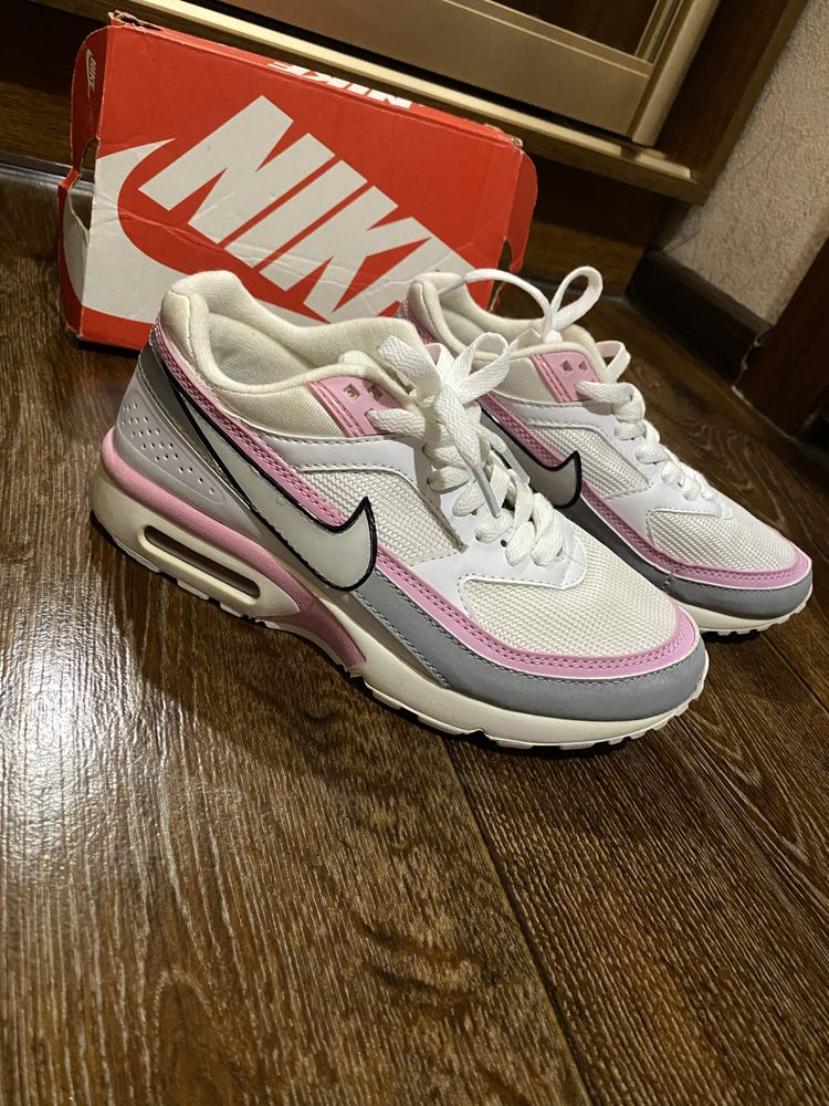 Мега зручні стильні кросівки nike air max оригінал