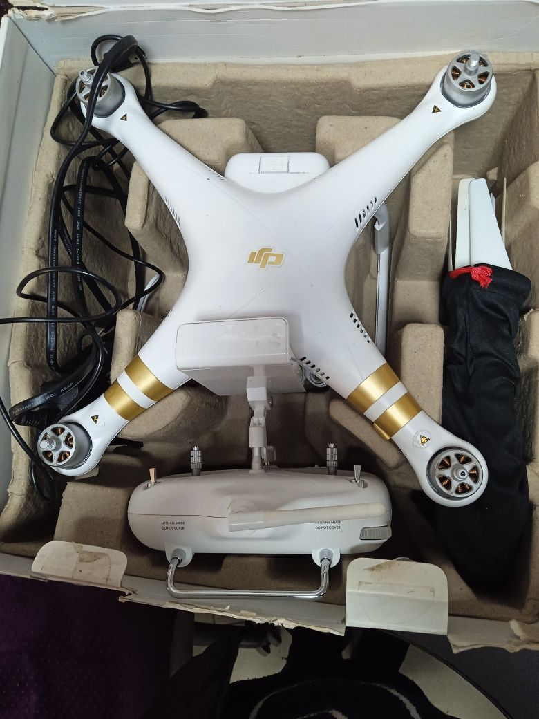 Квадрокоптер DJI Phantom 3SE