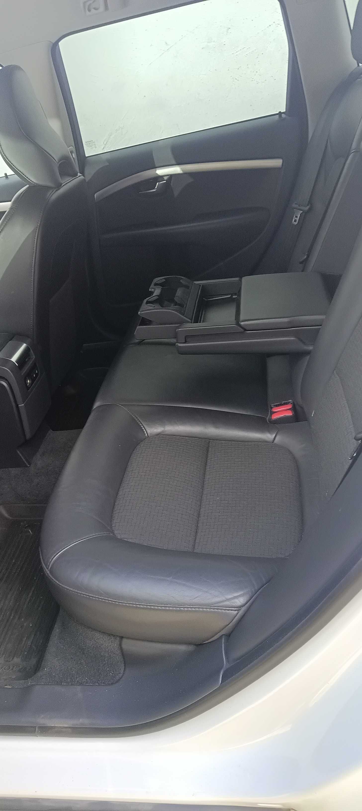 Volvo V70, 180KM, Automat, 2016, zadbany samochód świeżo ze Szwecji