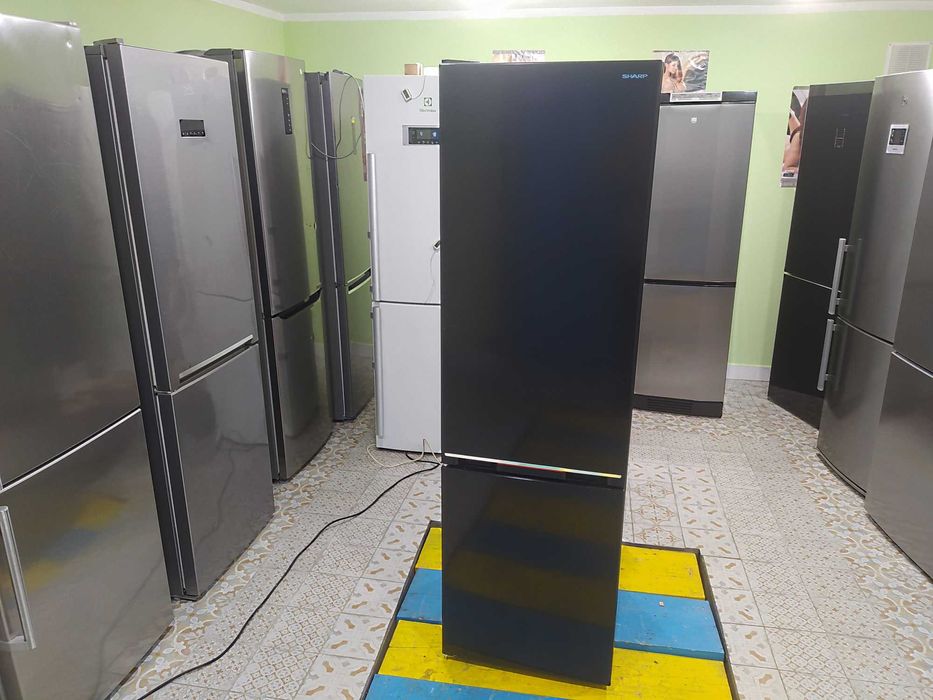 Холодильник SHARP SJBA-05DMXBE-EU з морозильною камерою